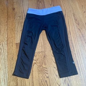 Lululemon cropped style leggings, size 6